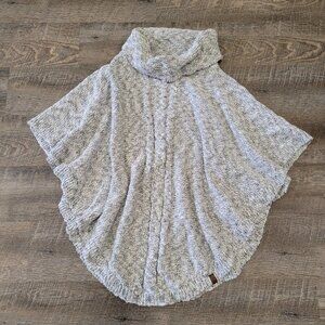 NWT ROOTS | Kids Winter Snowy Fox Poncho | Sz. L/XL